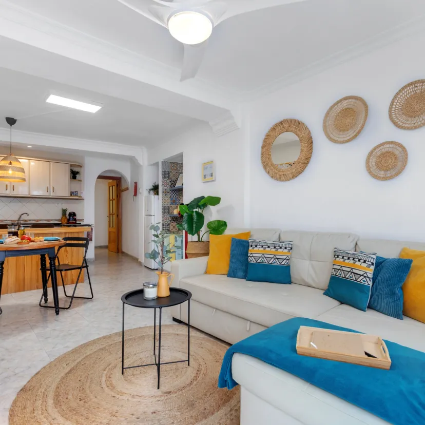 The livingroom from Apartamento Níspero seen from the entrance