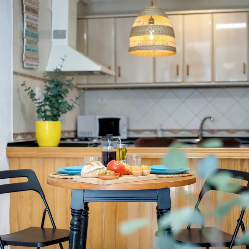 Enjoy a delicious breakfast in Apartamento Níspero's cosy living room